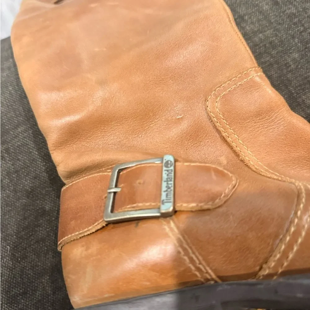 Wonen’s Timberland Distressed Leather Boots